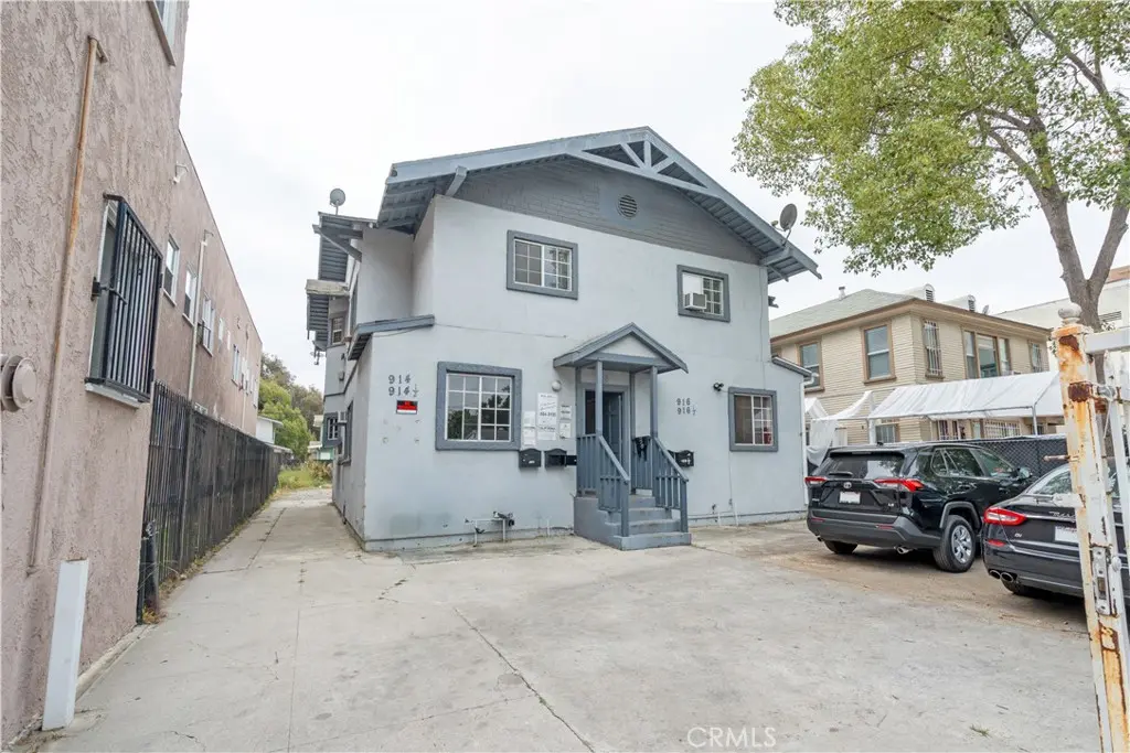 Quadruplex for sale at 914 W 41st Street, Los Angeles, CA