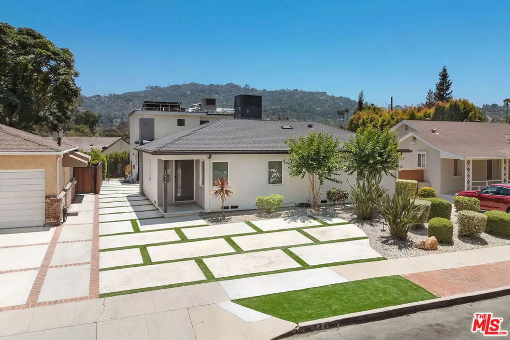 10744 Aqua Vista Street, Studio City, CA — listing photo 1