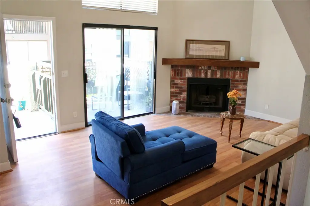 Condominium for sale at 1913 Huntington Drive D, Duarte, CA featuring 3 beds and 3 baths