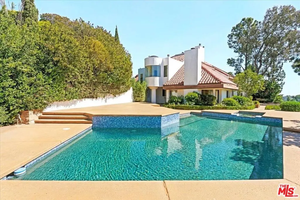 Single Family Residence for rent at 7940 Vulcan Drive, Los Angeles, CA featuring 4 beds and 6 baths
