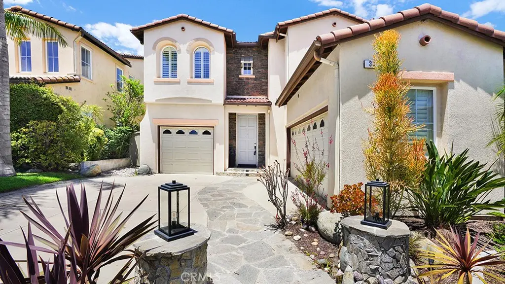 33 Acanthus, Rancho Santa Margarita, CA — listing photo 1