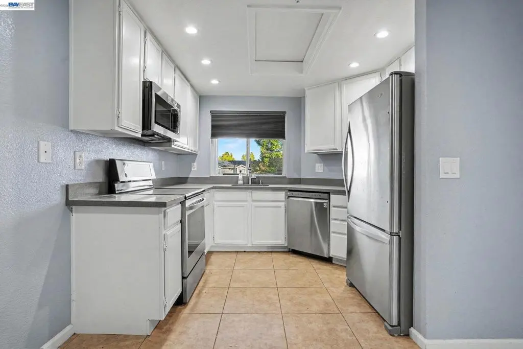 Condominium for sale at 148 Anderly Ct 6, Hayward, CA featuring 2 beds and 2 baths