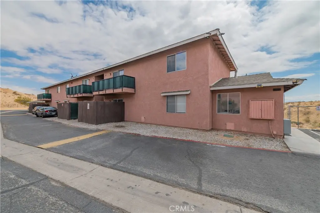 16518 Avalon Avenue, Victorville, CA — listing photo 1