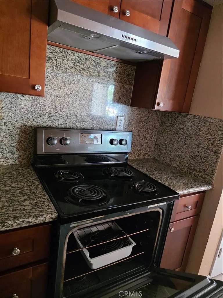Residential Lease for rent at 929 W Sierra Madre, Azusa, Los Angeles County, CA featuring 2 beds and 1 bath