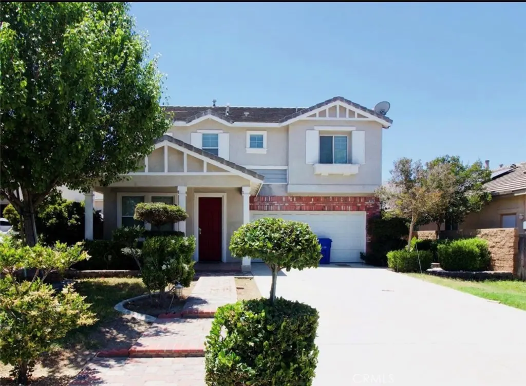 Single Family Residence for rent at 13215 River Oaks Dr, Rancho Cucamonga, CA featuring 5 beds and 3 baths