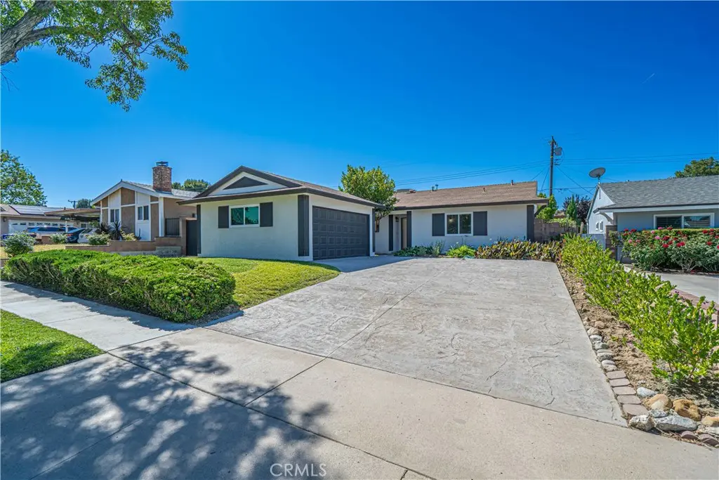 22514 Los Tigres, Saugus, CA — listing photo 1