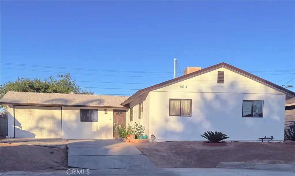 Single Family Residence for sale at 38714 Frontier, Palmdale, CA featuring 3 beds and 1 bath
