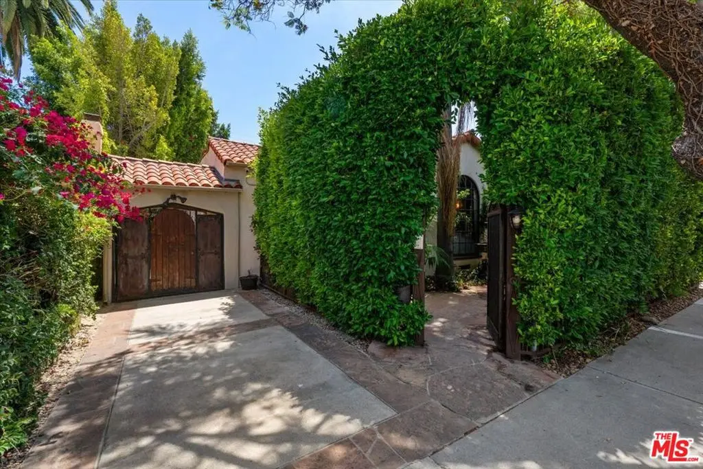 Residential Lease for rent at 9002 Norma Place, West Hollywood, Los Angeles County, CA featuring 2 beds and 2 baths