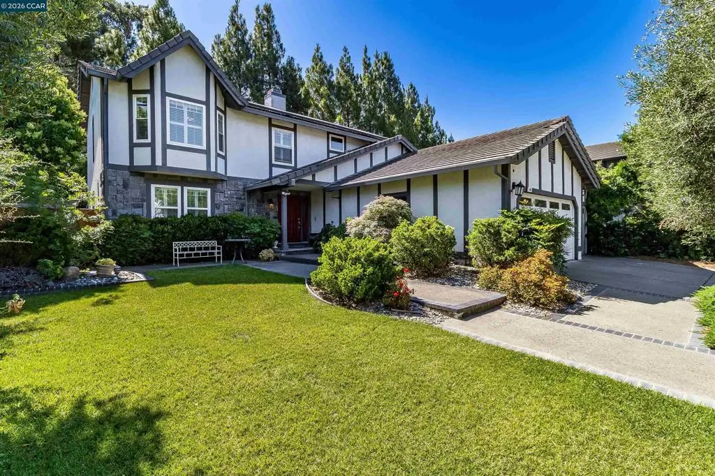 Single Family Residence for sale at 430 Oakwood Cir, Fairfield, CA featuring 4 beds and 3 baths