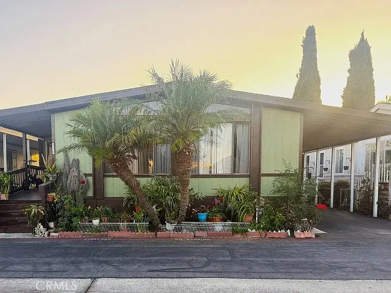 Manufactured In Park for sale at 139 La Burnum Ln 139, Fountain Valley, CA featuring 3 beds and 2 baths