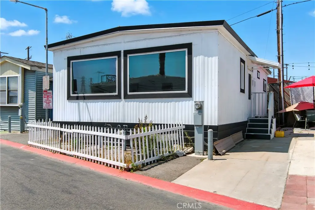 1900 W. Artesia Blvd 4, Torrance, CA — listing photo 1