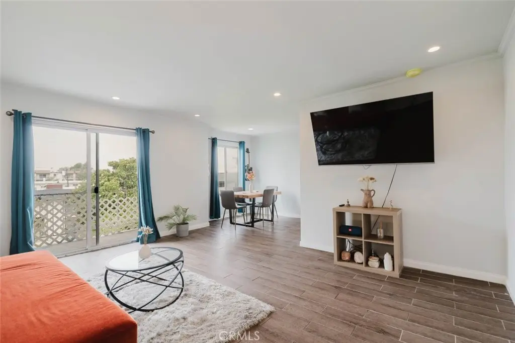 Condominium for sale at 3734 S Canfield 330, Los Angeles, CA featuring 1 bed and 1 bath