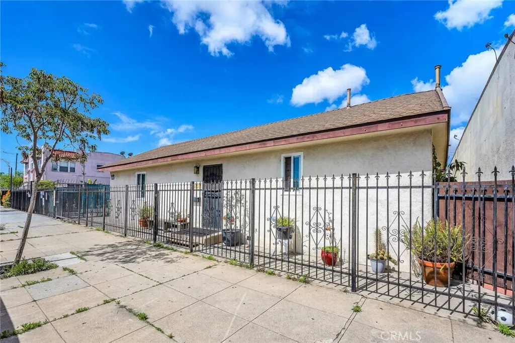 519 Broad Avenue, Wilmington, CA — listing photo 1