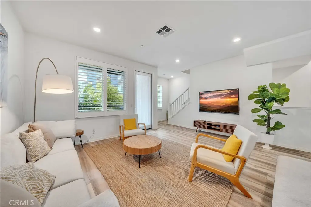 Townhouse for rent at 213 Steely, Irvine, CA featuring 4 beds and 3 baths