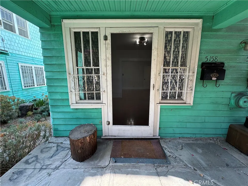 Apartment for rent at 5158 Franklin Avenue, Los Angeles, CA featuring 1 bed and 1 bath