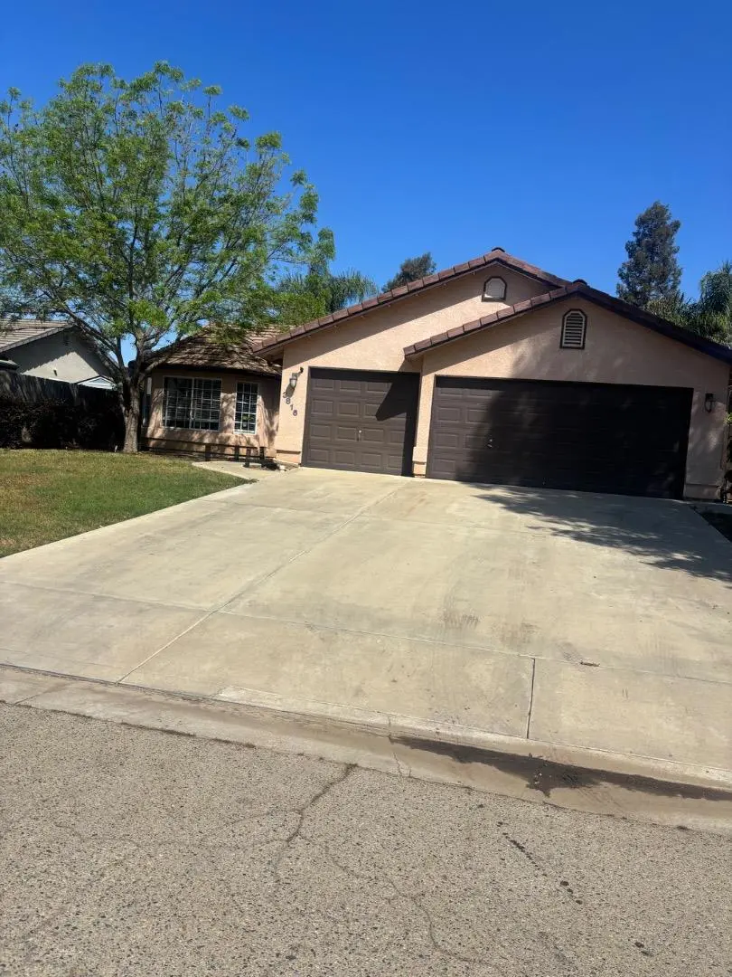 3816 E Acequia Avenue, Visalia, CA — listing photo 1