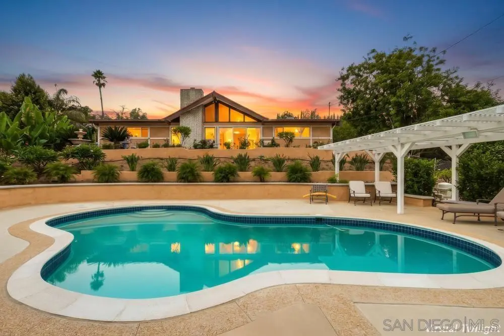 732 Hamilton Lane, Fallbrook, CA — listing photo 1