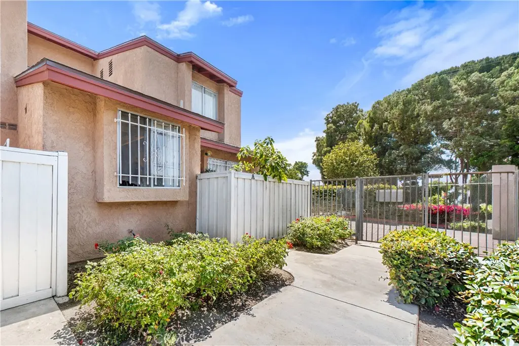 3900 W Hazard A, Santa Ana, CA — listing photo 1