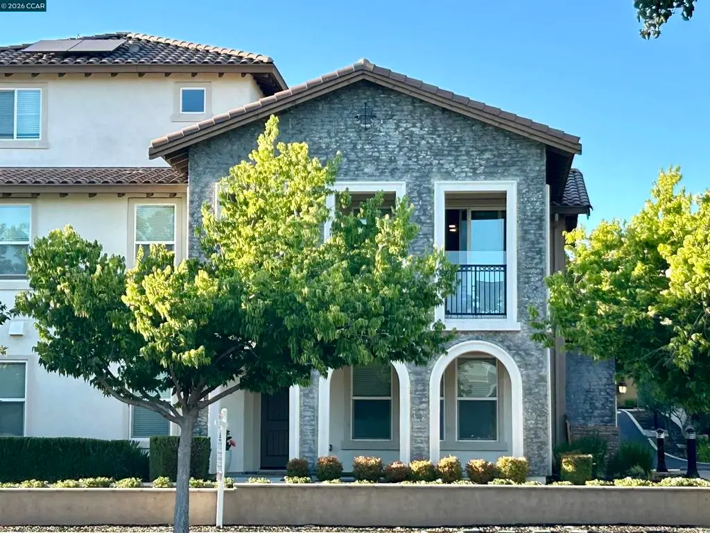 Condominium for sale at 3373 Central Pkwy, Dublin, CA featuring 4 beds and 3 baths