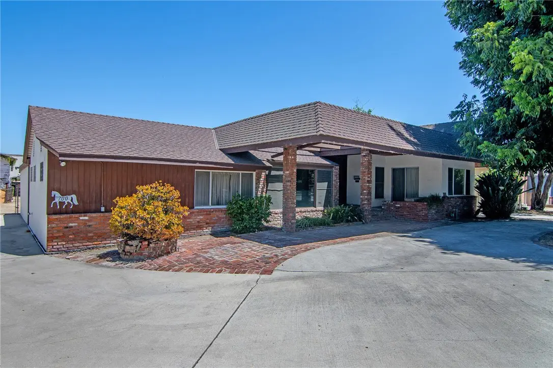 700 S Mariposa Street, Burbank, CA — listing photo 1