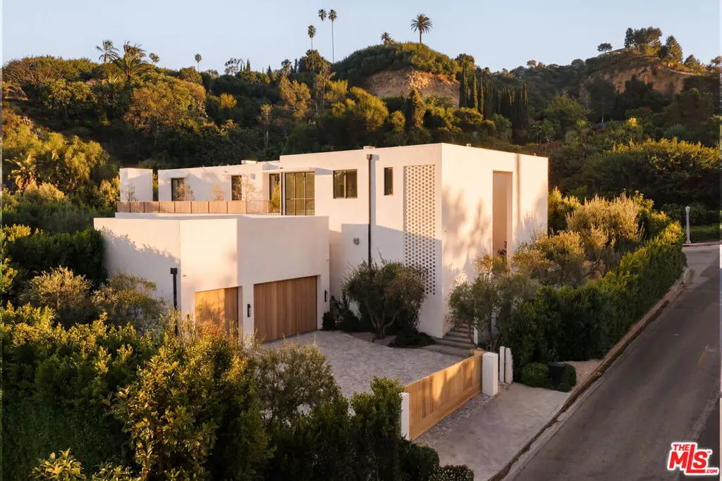 Single Family Residence for sale at 1307 N Doheny Drive, Los Angeles, CA featuring 7 beds and 8 baths