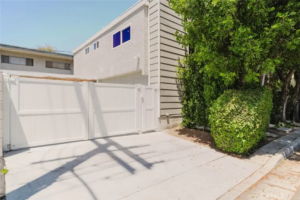4405 Ventura Canyon Avenue, Sherman Oaks, CA — listing photo 1