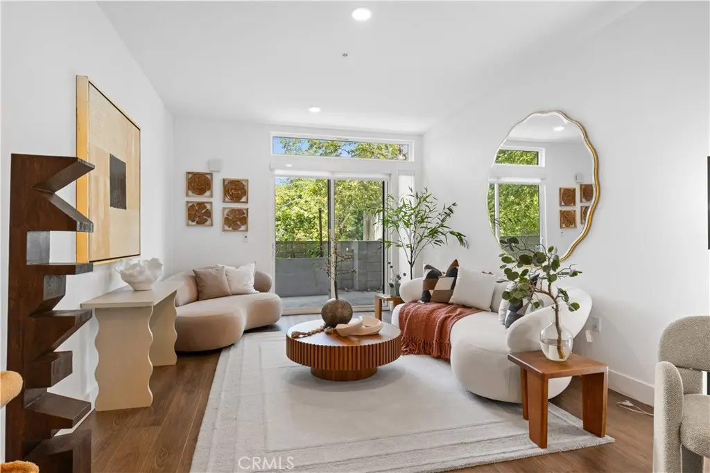 218 N El Molino Avenue 207, Pasadena, CA — listing photo 1