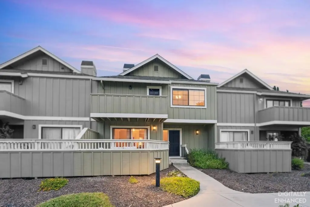 Townhouse for sale at 537 E McKinley Avenue B, Sunnyvale, CA featuring 2 beds and 3 baths
