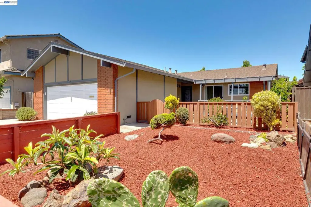 Single Family Residence for sale at 1017 Island Dr, Alameda, CA featuring 3 beds and 2 baths
