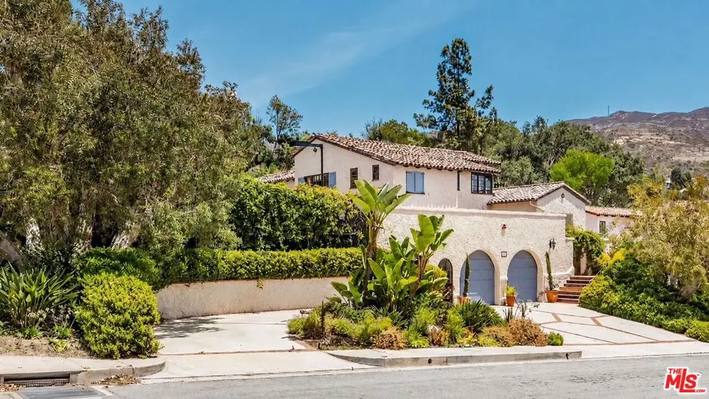 17447 Camino De Yatasto, Pacific Palisades, CA — listing photo 1