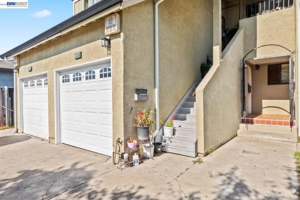 Duplex for sale at 33454 7Th St, Union City, CA
