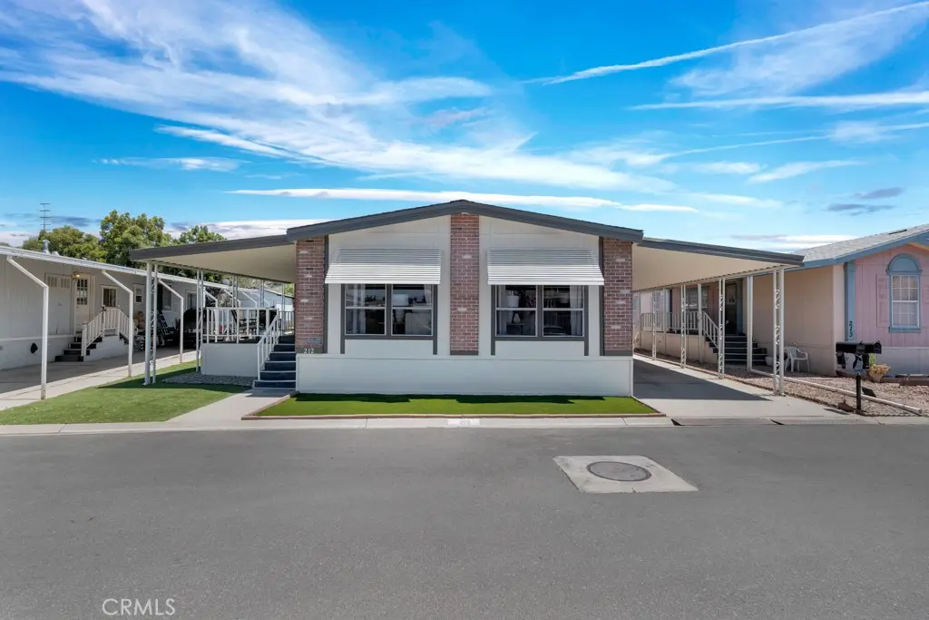 Manufactured In Park for sale at 15750 Arroyo Drive 212, Moorpark, CA featuring 3 beds and 2 baths