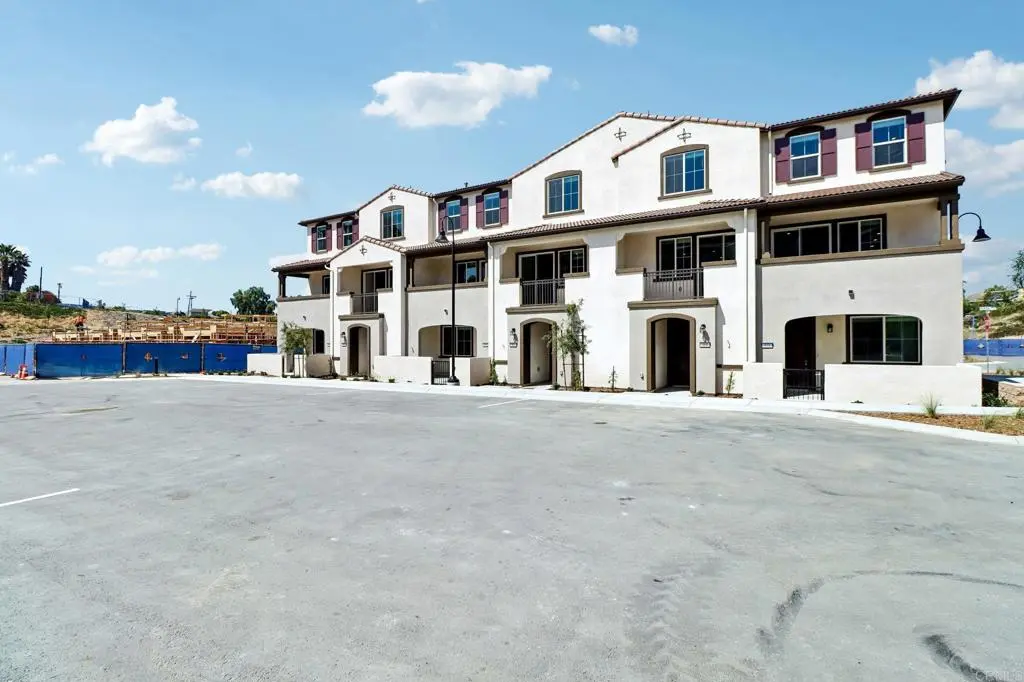 571 Toledo Way Pacifica Drive #164, Oceanside, CA — listing photo 1