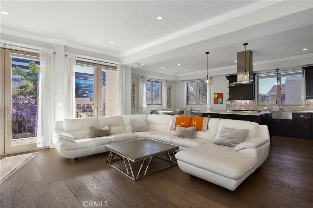 Condominium for sale at 1644 S Bentley Avenue 401, Los Angeles, CA featuring 2 beds and 3 baths