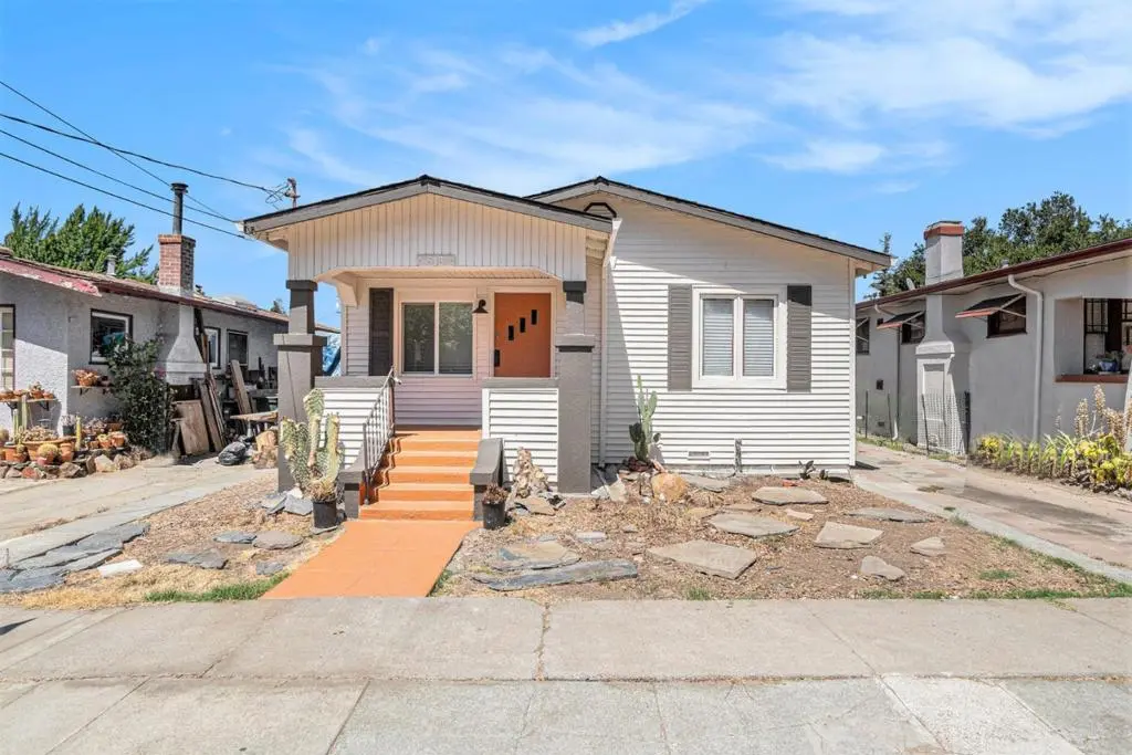 Single Family Residence for sale at 513 Arch Street, Martinez, CA featuring 2 beds and 1 bath