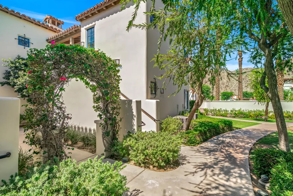 48796 Classic Drive, La Quinta, CA — listing photo 1