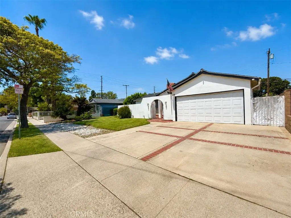 2209 Grovemont, Santa Ana, CA — listing photo 1