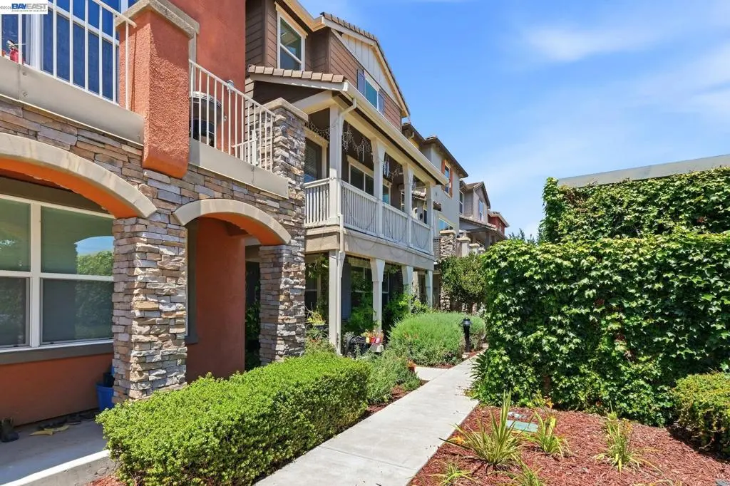 Single Family Residence for sale at 4442 Kennett Ter, Fremont, CA featuring 4 beds and 4 baths