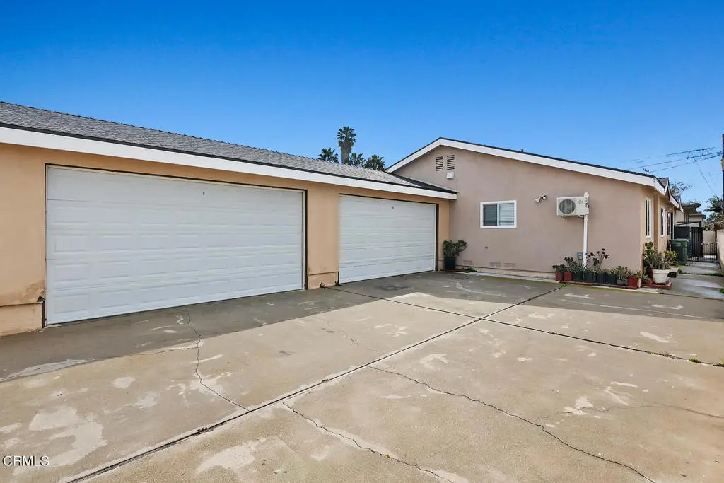 Residential Lease for rent at 4228 W 132nd Street B, Hawthorne, Los Angeles County, CA featuring 7 beds and 8 baths