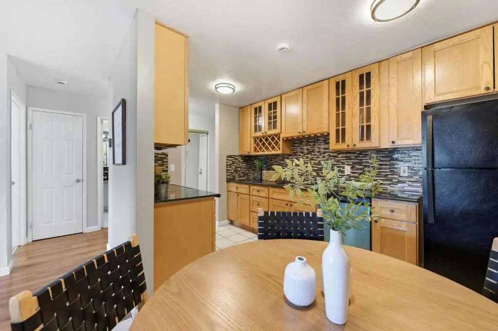 Condominium for sale at 1510 E Street 23, Hayward, CA featuring 1 bed and 1 bath