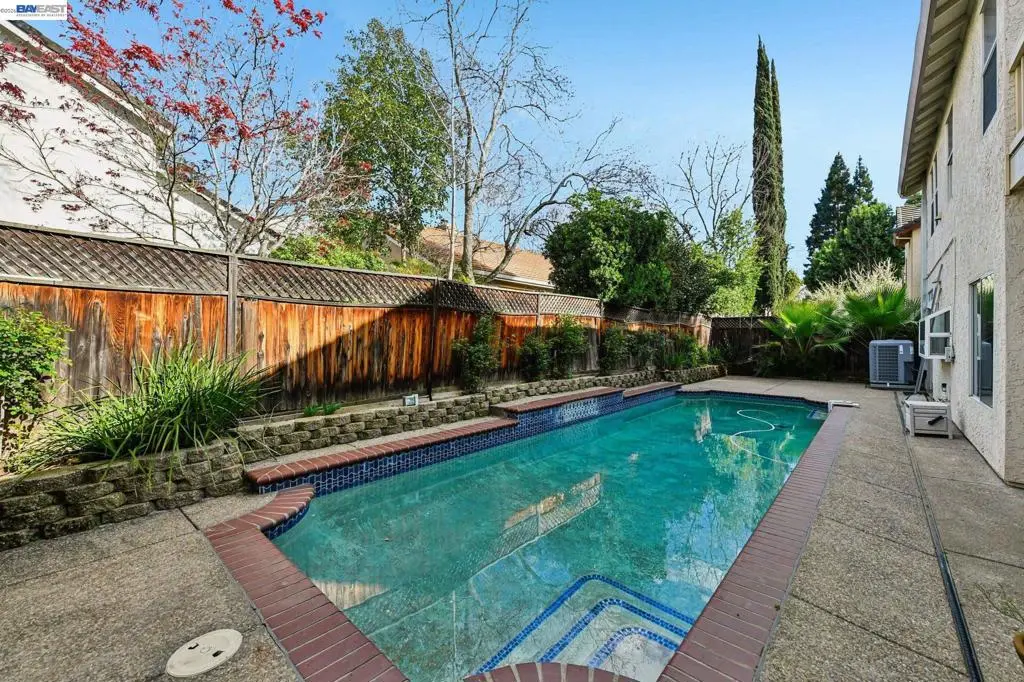 Single Family Residence for sale at 110 Conductor Way, Folsom, CA featuring 4 beds and 3 baths