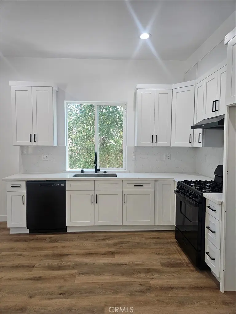 6955 Rhea, Reseda, CA — listing photo 1
