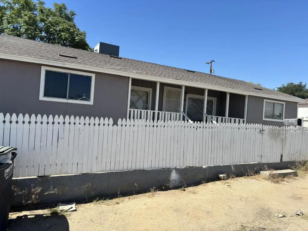 1007 Wood, Taft, CA — listing photo 1