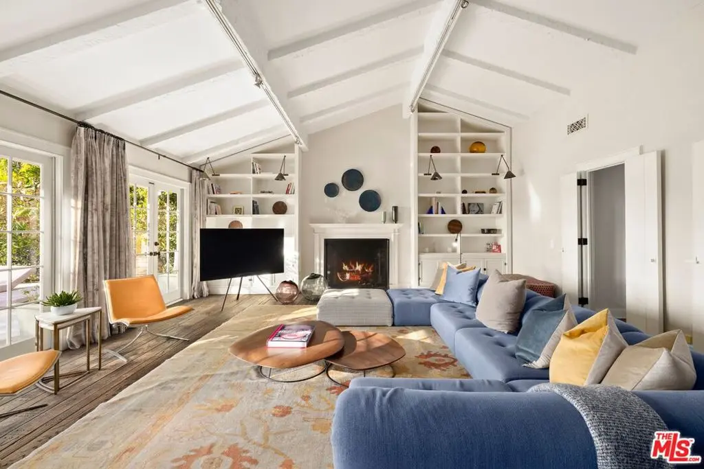 Single Family Residence for sale at 1441 Oriole Drive, Los Angeles, CA featuring 2 beds and 2 baths