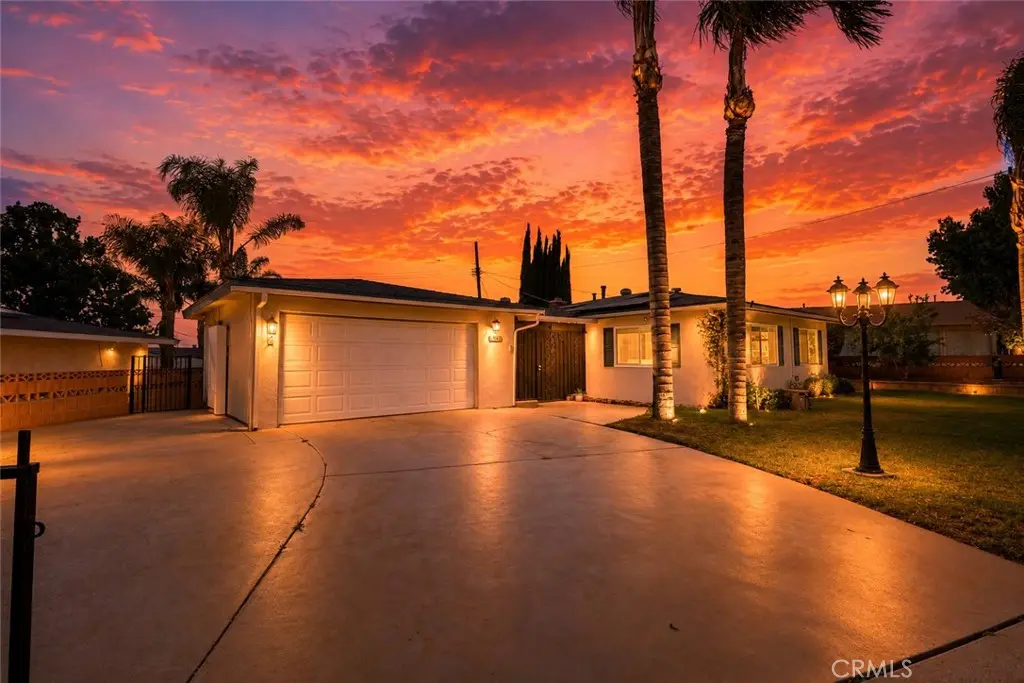 Single Family Residence for sale at 160 Summit View, Calimesa, CA featuring 3 beds and 2 baths