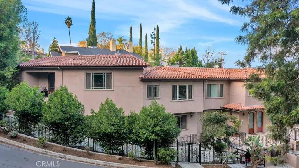 11145 Sunshine Terrace 106, Studio City, CA — listing photo 1
