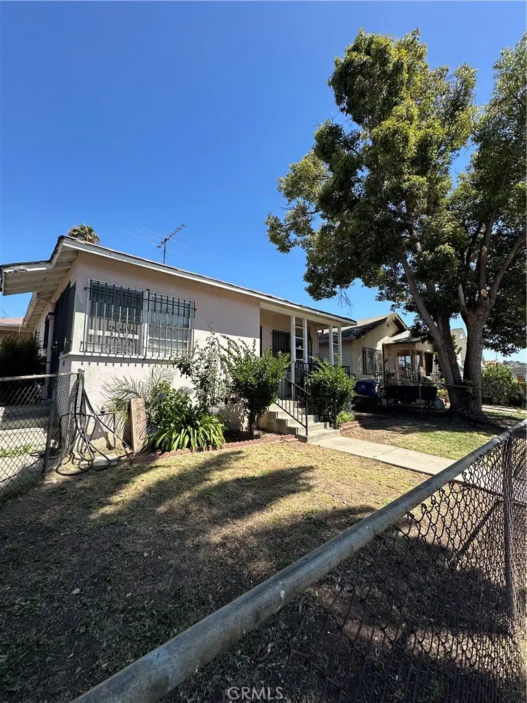 Duplex for sale at 3318 Thelma Avenue, Los Angeles, CA