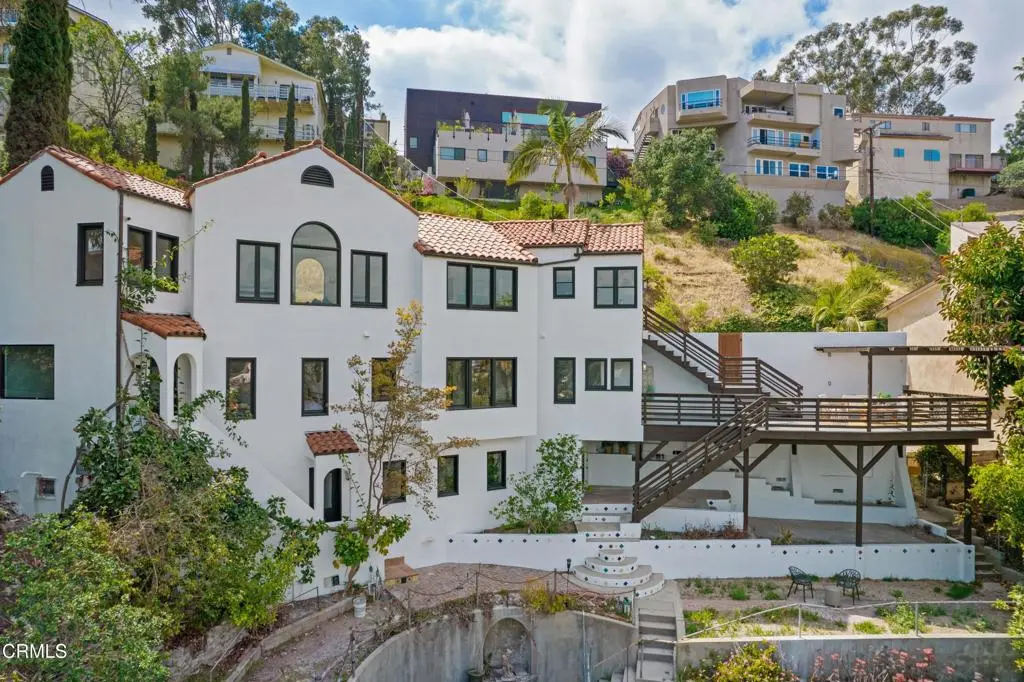 Residential Lease for rent at 4480 Sunnycrest Drive, Los Angeles, Los Angeles County, CA featuring 4 beds and 5 baths