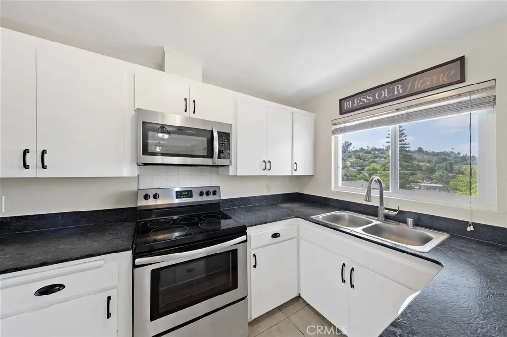 806 E 4th 9, Escondido, CA — listing photo 1