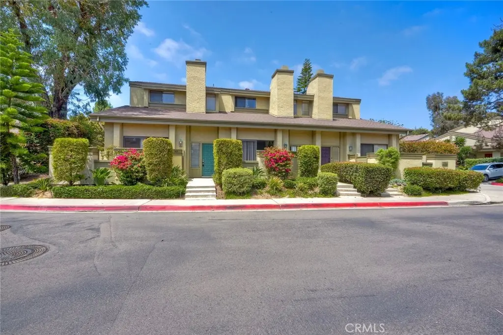 3304 Caminito Eastbluff 143, La Jolla, CA — listing photo 1